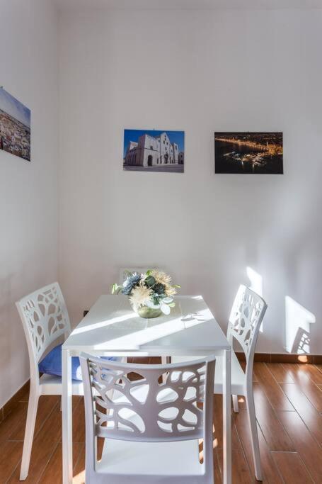 Dimora Donna Vittoria Apartment Bari Luaran gambar