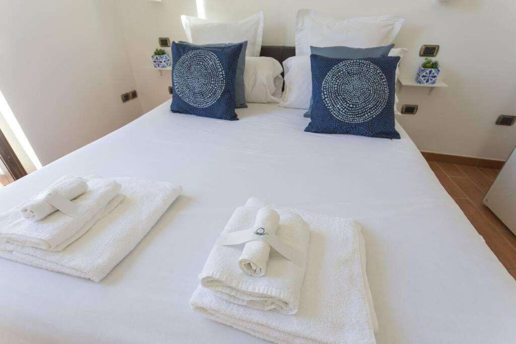 Dimora Donna Vittoria Apartment Bari Luaran gambar