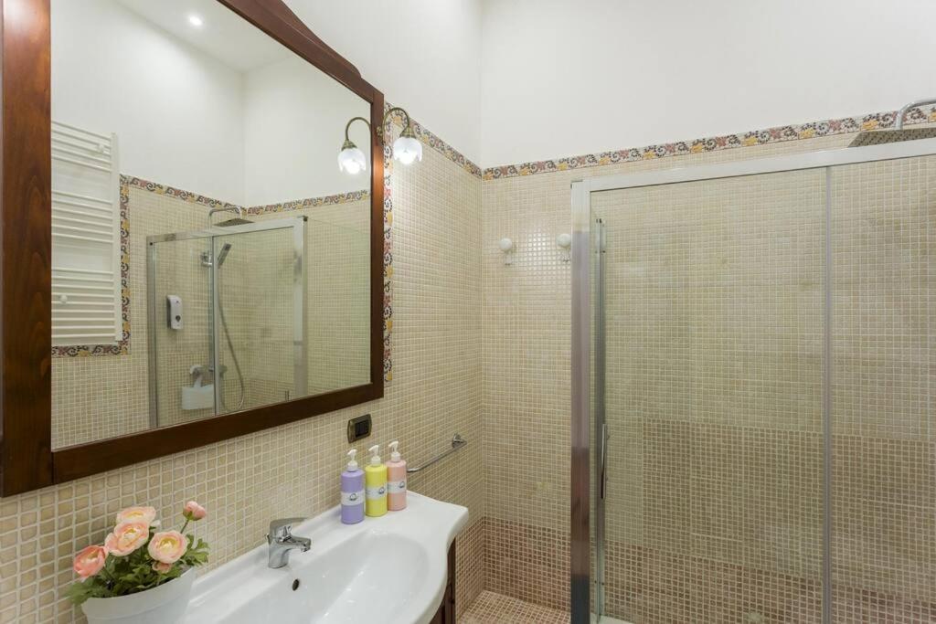 Dimora Donna Vittoria Apartment Bari Luaran gambar